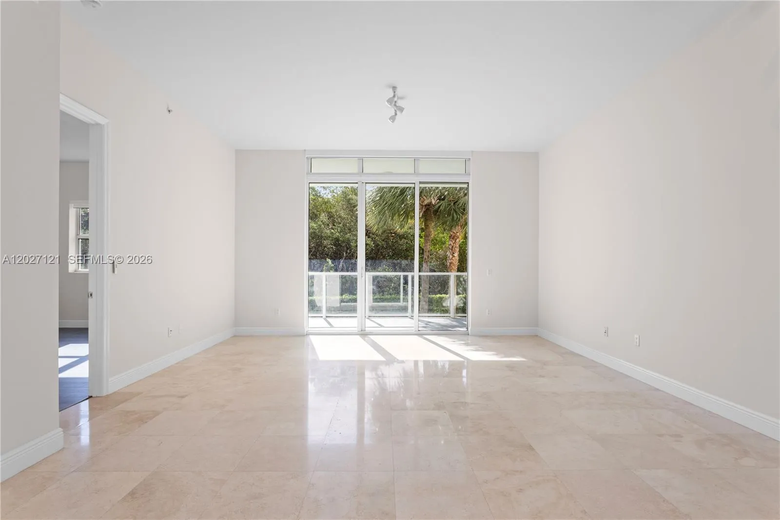 15051 Royal Oaks Ln # 101, North Miami FL 33181