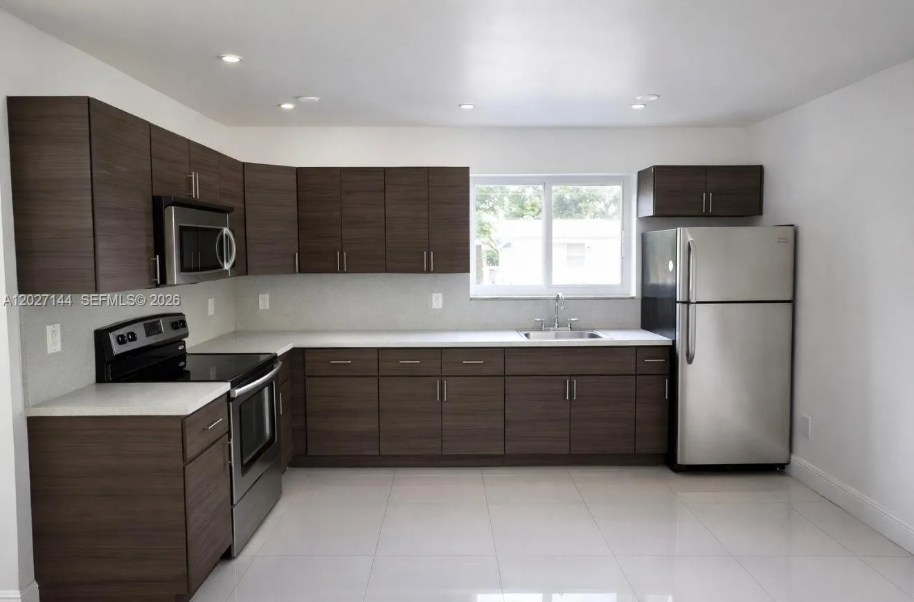 552 NE 61st St # 4, Miami FL 33137