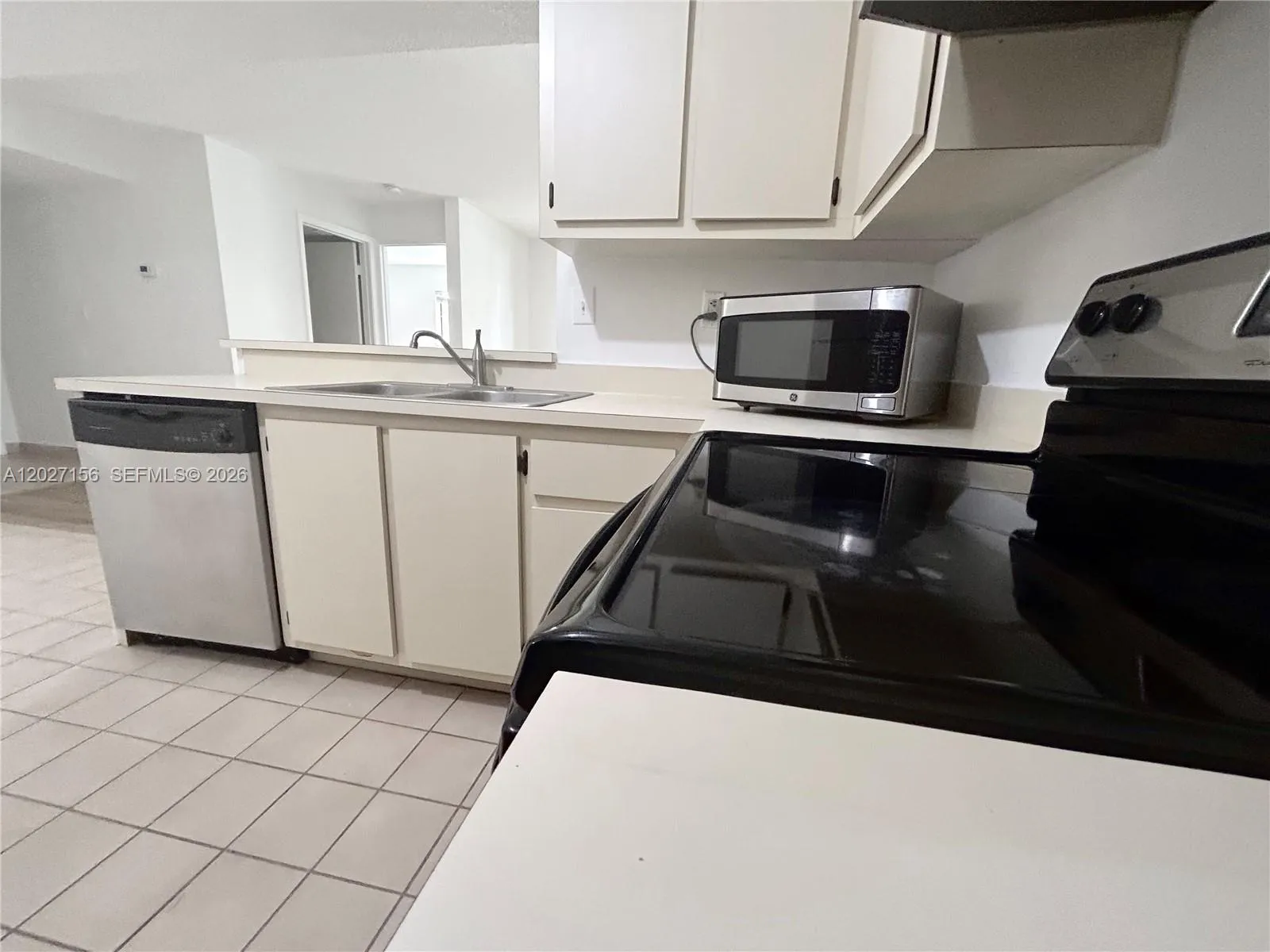 400 W Palm Cir W # 201, Pembroke Pines FL 33025