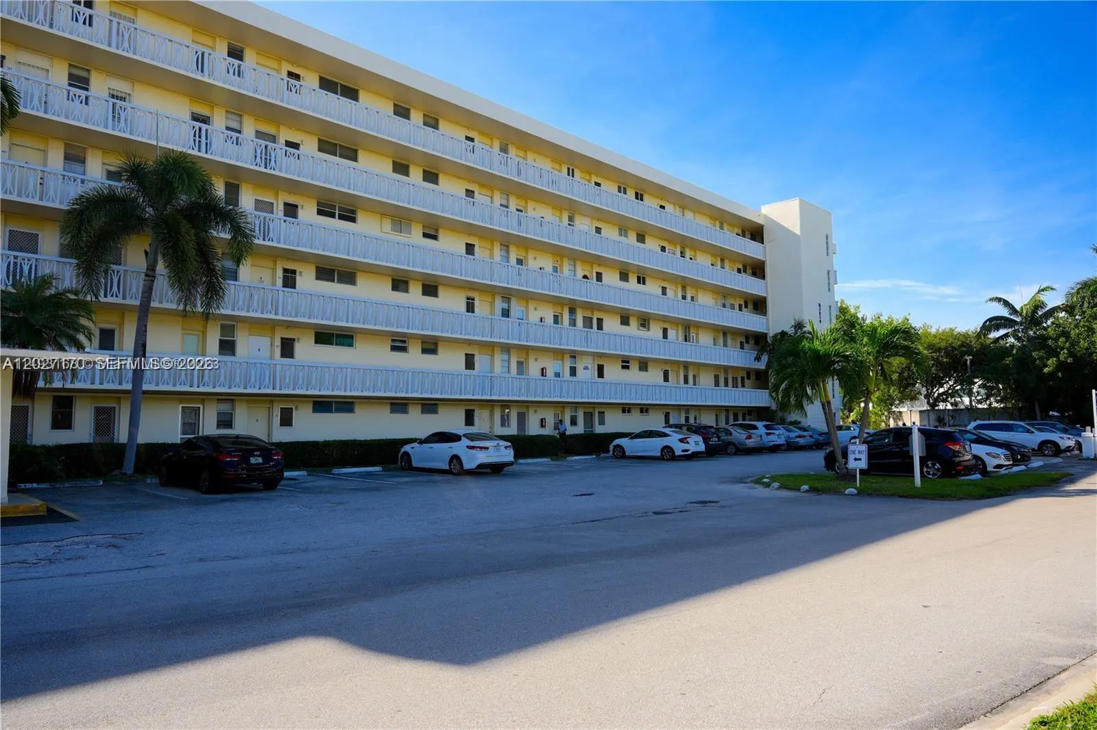 2910 Point East Dr # M609, Aventura FL 33160