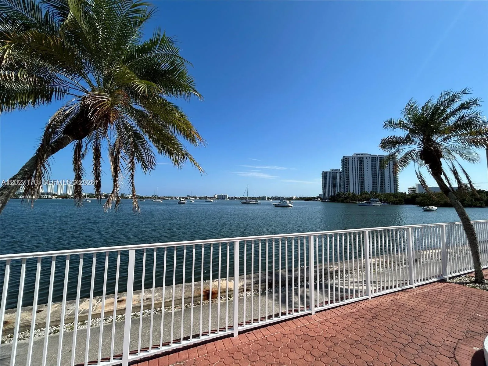 2910 Point East Dr # M609, Aventura FL 33160