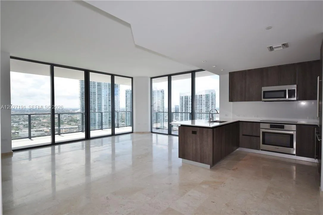 68 SE 6th St # 2812, Miami FL 33131