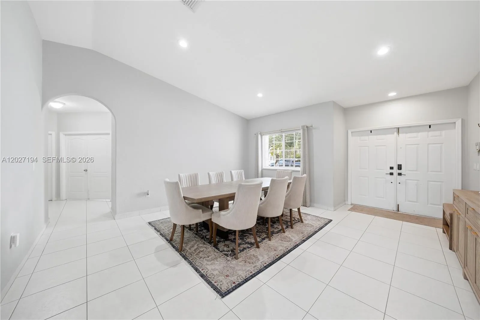 8883 NW 176th St, Hialeah FL 33018