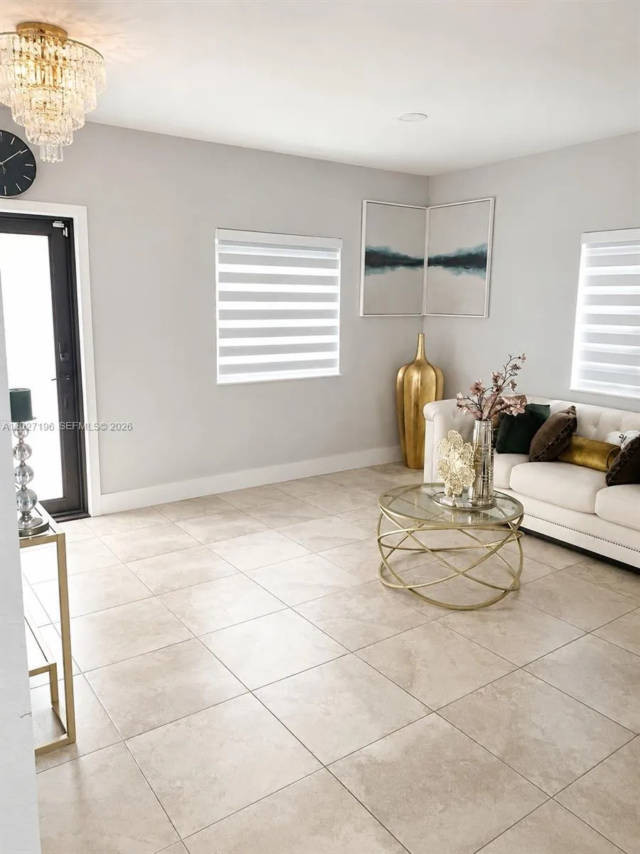 2221 NW 57th St, Miami FL 33142