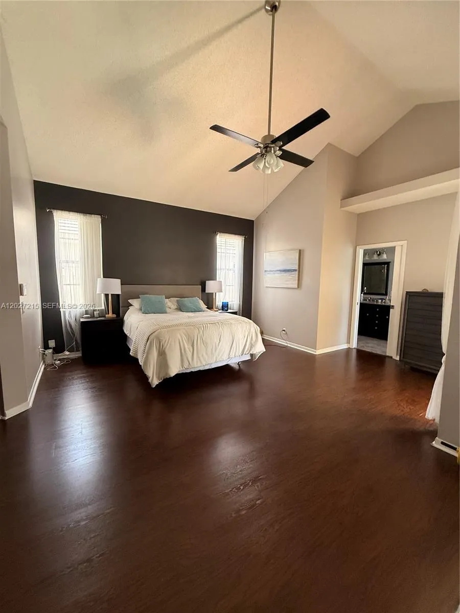 300 Cameron Dr, Weston FL 33326