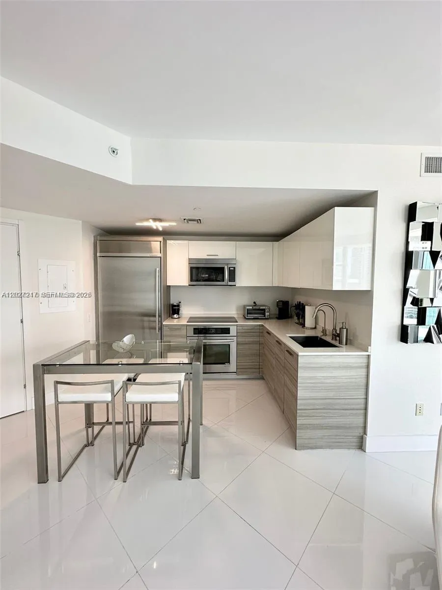 1300 Brickell Bay Dr # 3101, Miami FL 33131