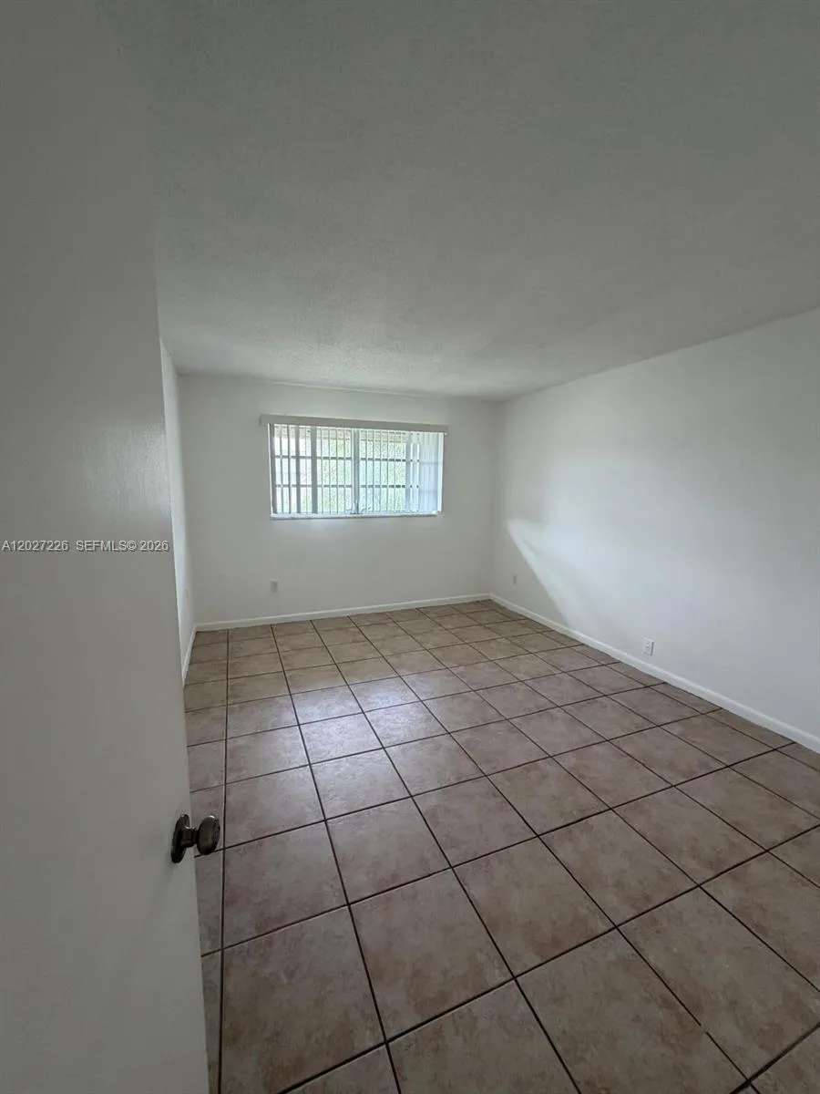 15205 NE 6th Ave # D303, Miami FL 33162