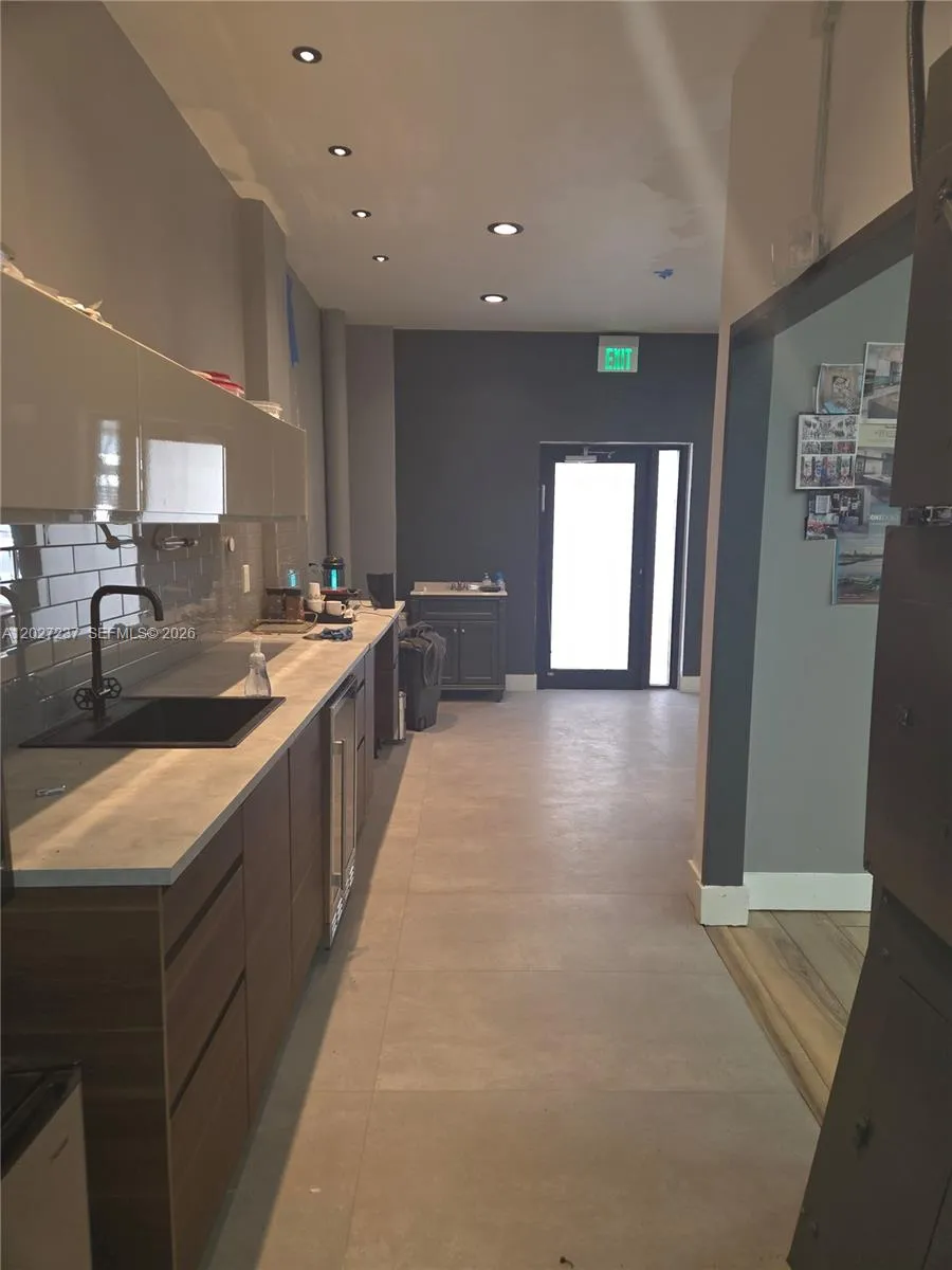 3505 S Ocean Dr, Hollywood FL 33019
