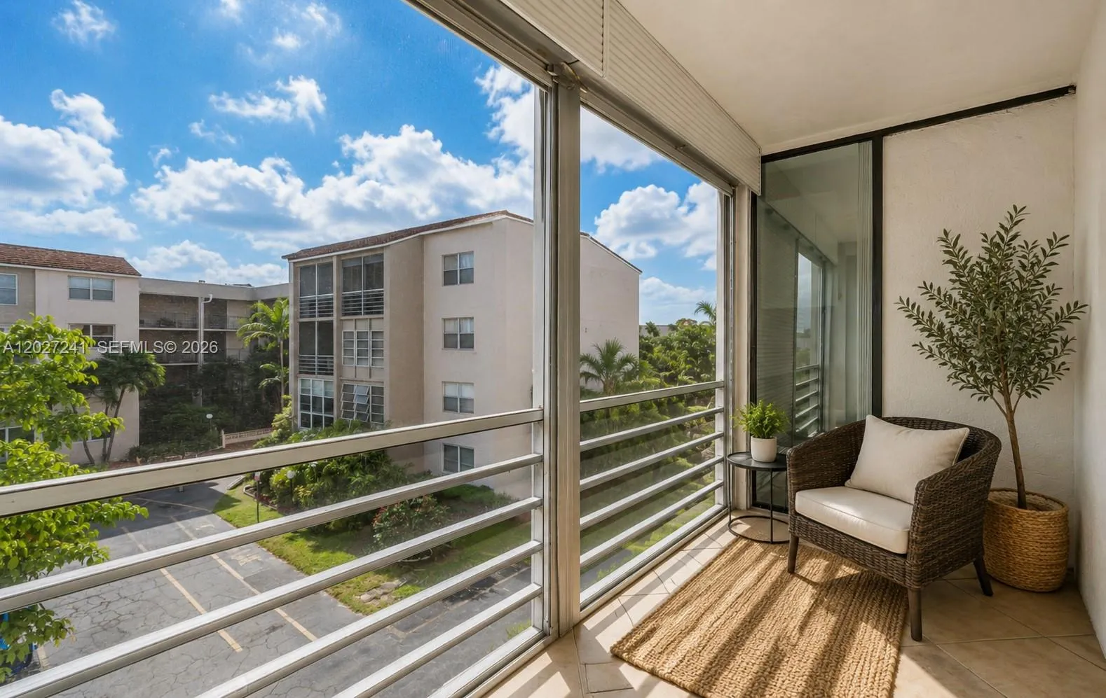 2831 Somerset Dr # 311, Lauderdale Lakes FL 33311