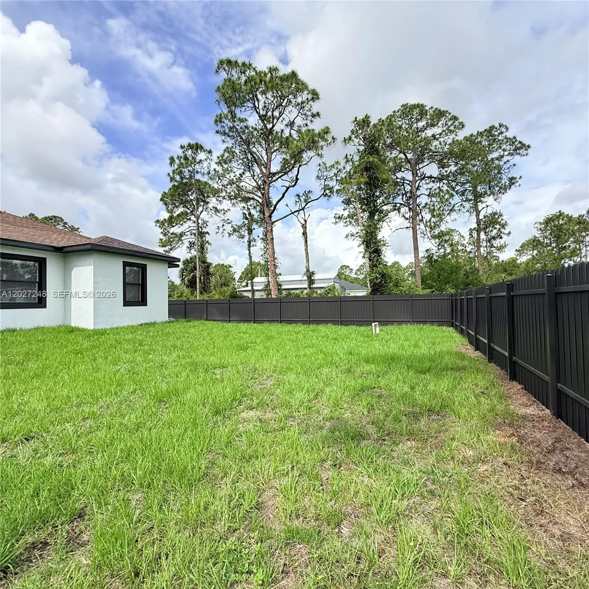 1047 E Merry St, Lehigh Acres FL 33974