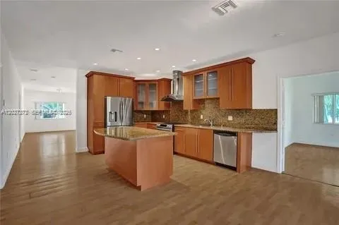 1101 NE 2nd St, Hallandale Beach FL 33009