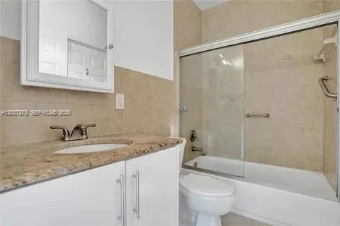 1101 NE 2nd St, Hallandale Beach FL 33009