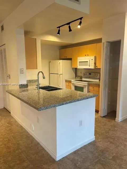 2560 Centergate Dr # 102, Miramar FL 33025