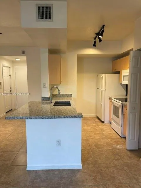 2560 Centergate Dr # 102, Miramar FL 33025