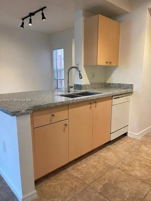 2560 Centergate Dr # 102, Miramar FL 33025