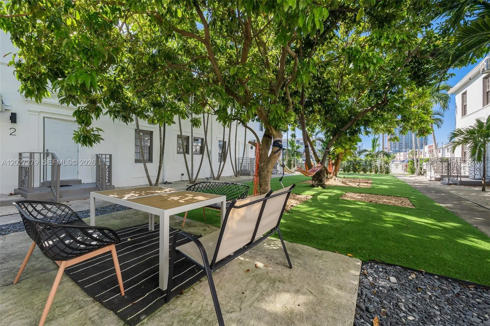 421 75th St # 4, Miami Beach FL 33141