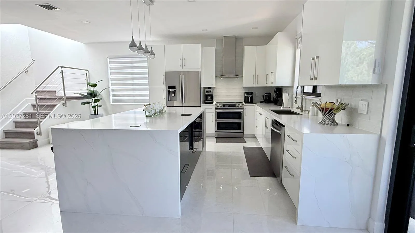1392 Canary Island Dr, Weston FL 33327