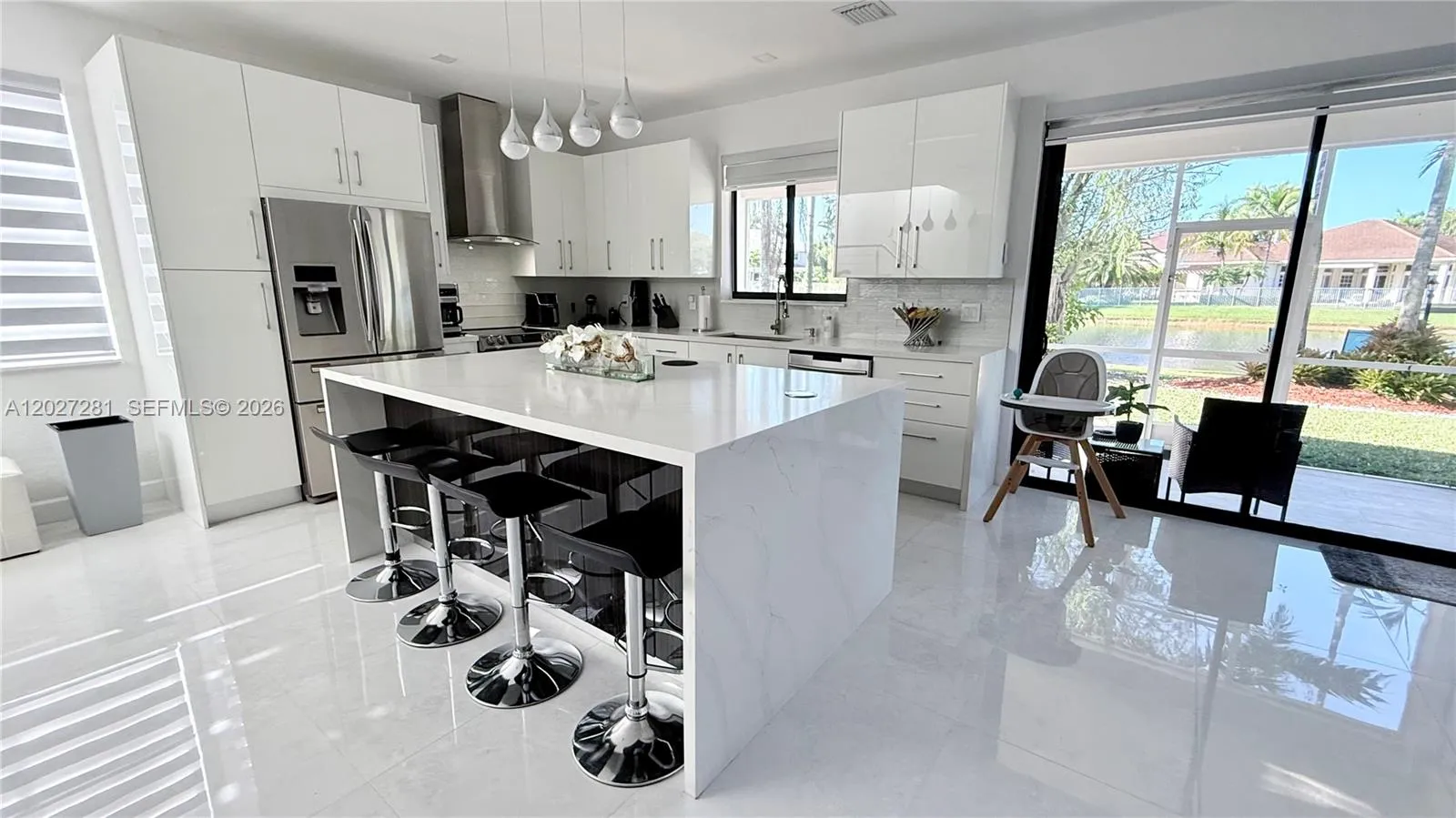 1392 Canary Island Dr, Weston FL 33327