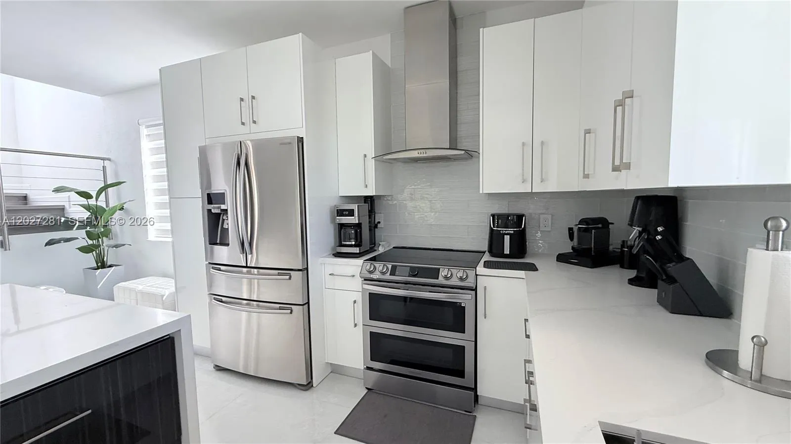 1392 Canary Island Dr, Weston FL 33327