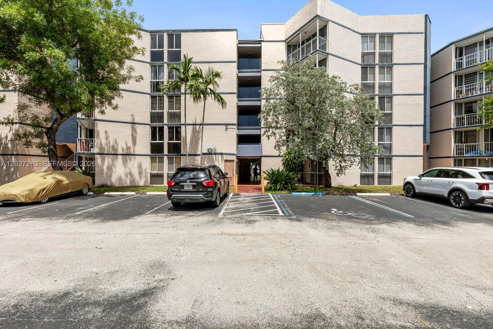 6995 NW 186th St # E202, Hialeah FL 33015
