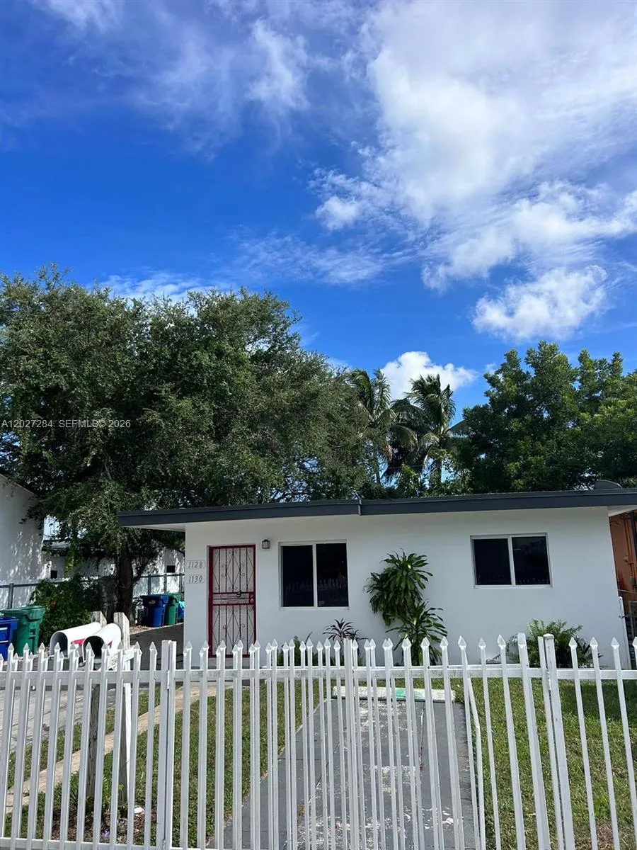 1130 NW 76th St # 1130, Miami FL 33150
