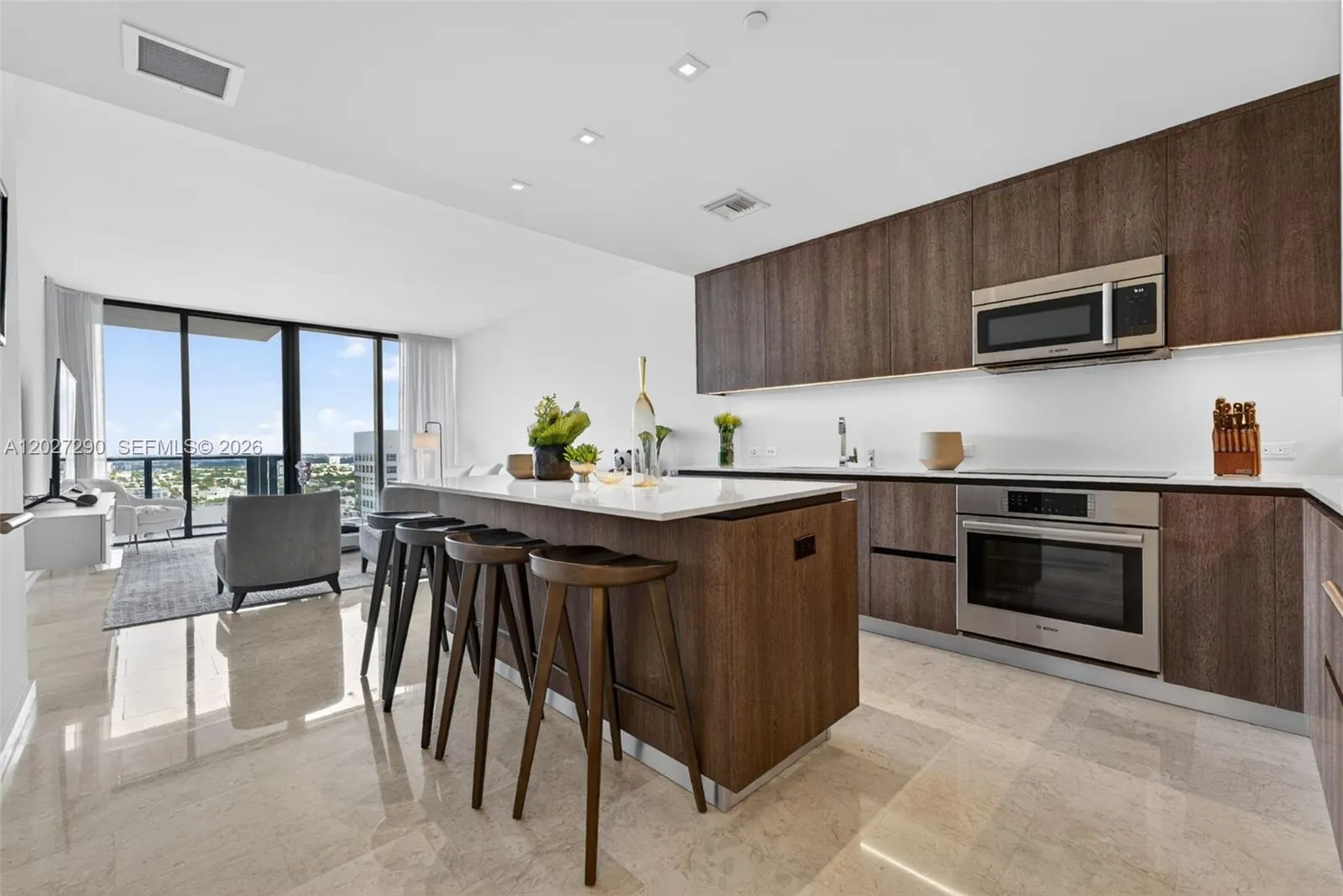 88 SW 7th St # 2408, Miami FL 33130