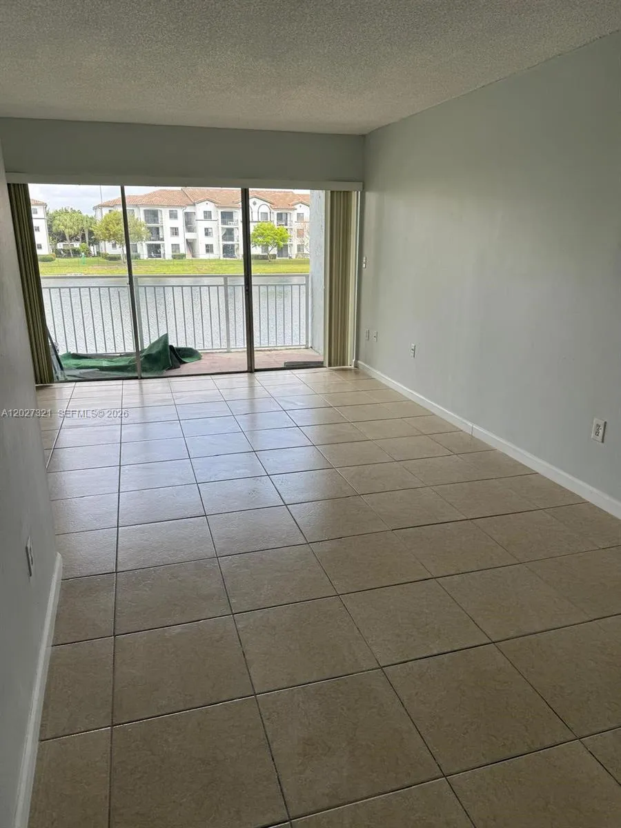 9373 Fontainebleau Blvd # K232, Miami FL 33172