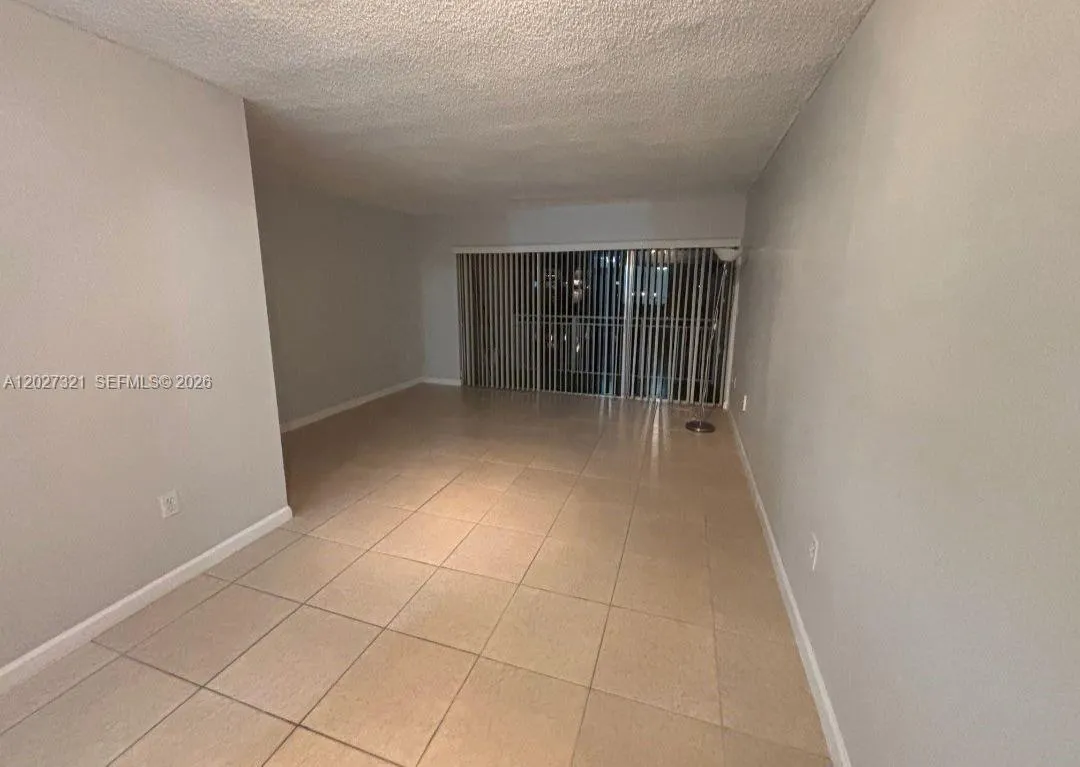9373 Fontainebleau Blvd # K232, Miami FL 33172