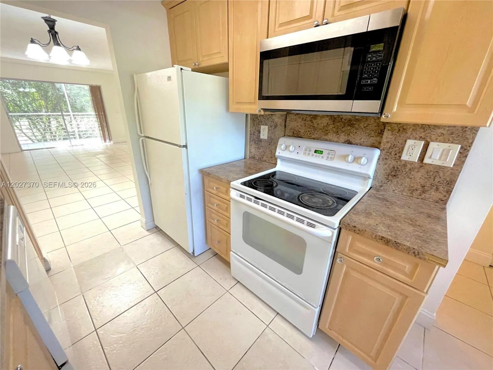 8450 Lagos De Campo Blvd # 206, Tamarac FL 33321