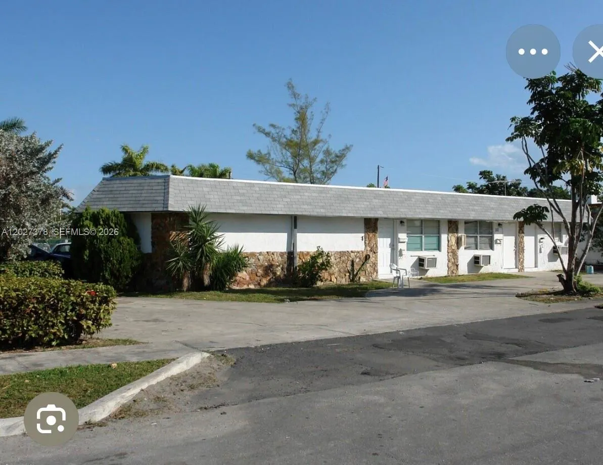 242 SW 11th St # 3, Dania Beach FL 33004