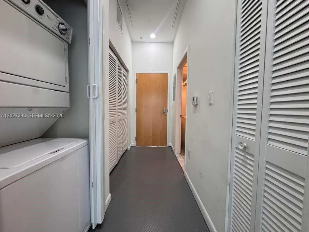 253 NE 2nd St # 324, Miami FL 33132