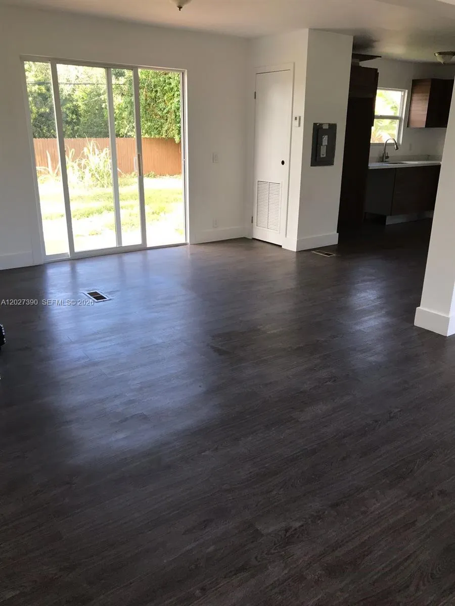 3327 Sapphire Rd, Lake Worth FL 33462