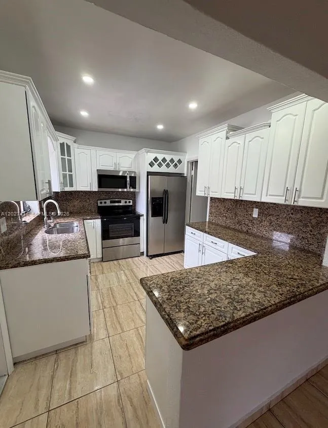 151 W 44th St, Hialeah FL 33012