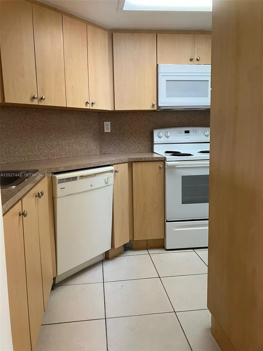 2803 N Course Dr # 203, Pompano Beach FL 33069