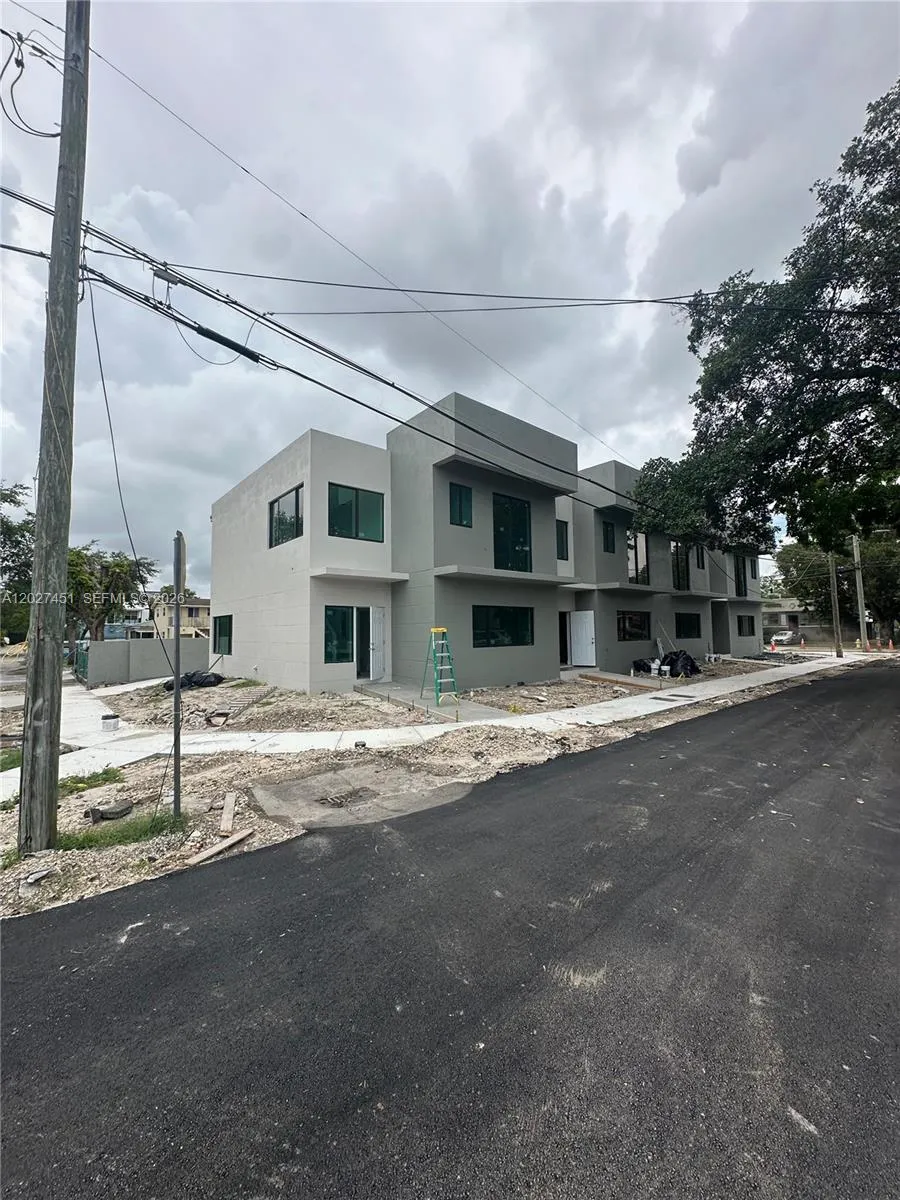 6480 NE 1st Ave # 6480, Miami FL 33150