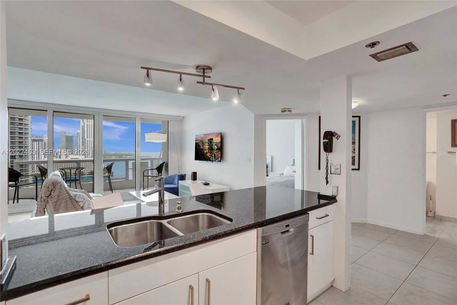 1717 N Bayshore Dr # 2440, Miami FL 33132