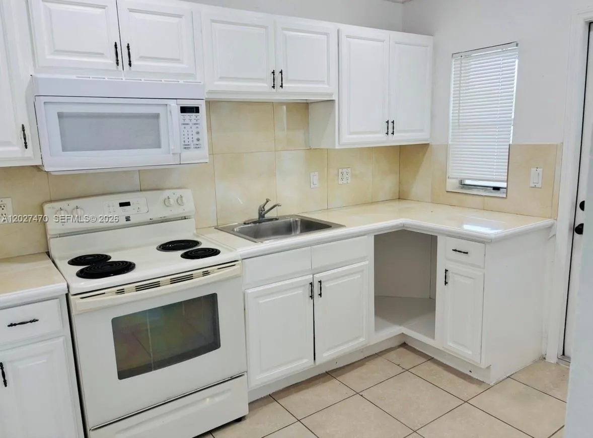 14400 Polk St, Miami FL 33176