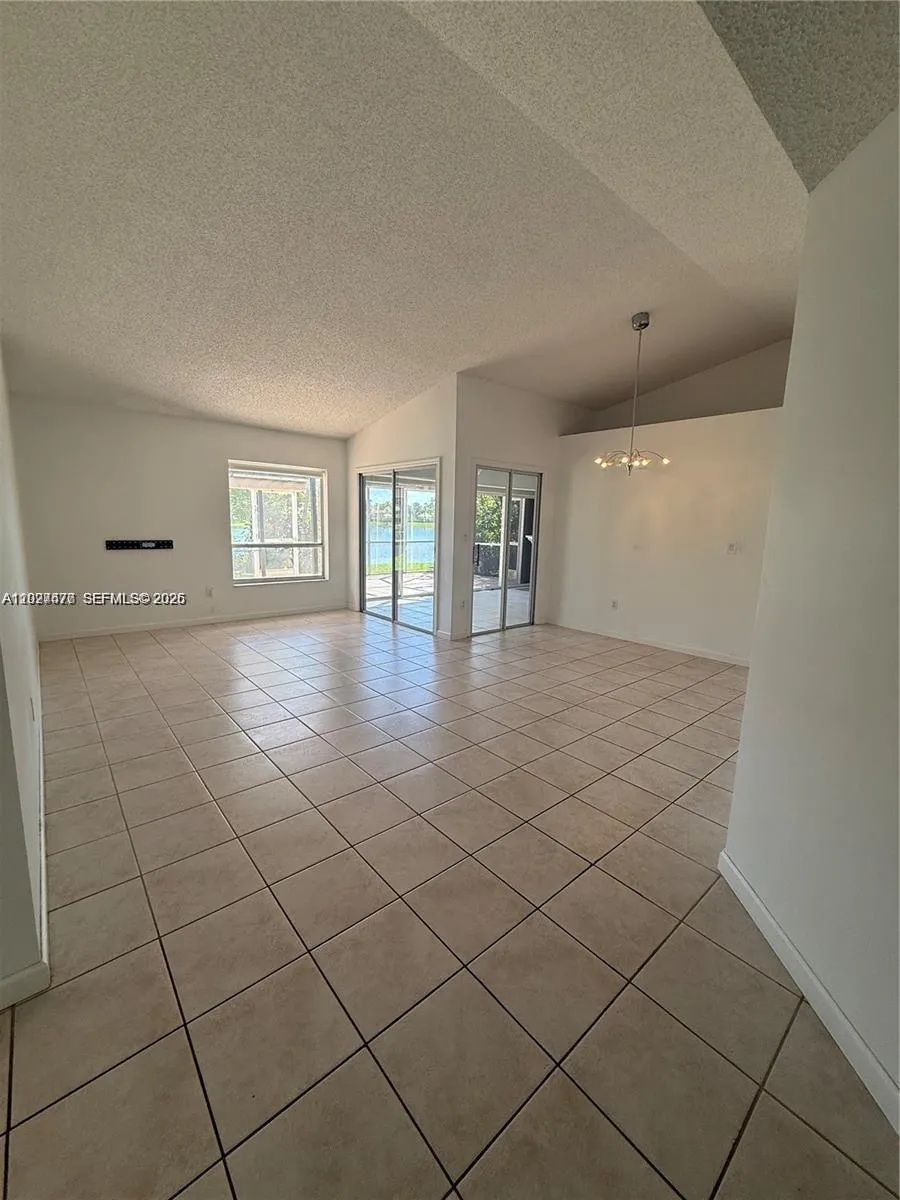 665 SE 25th Ln # 665, Homestead FL 33033