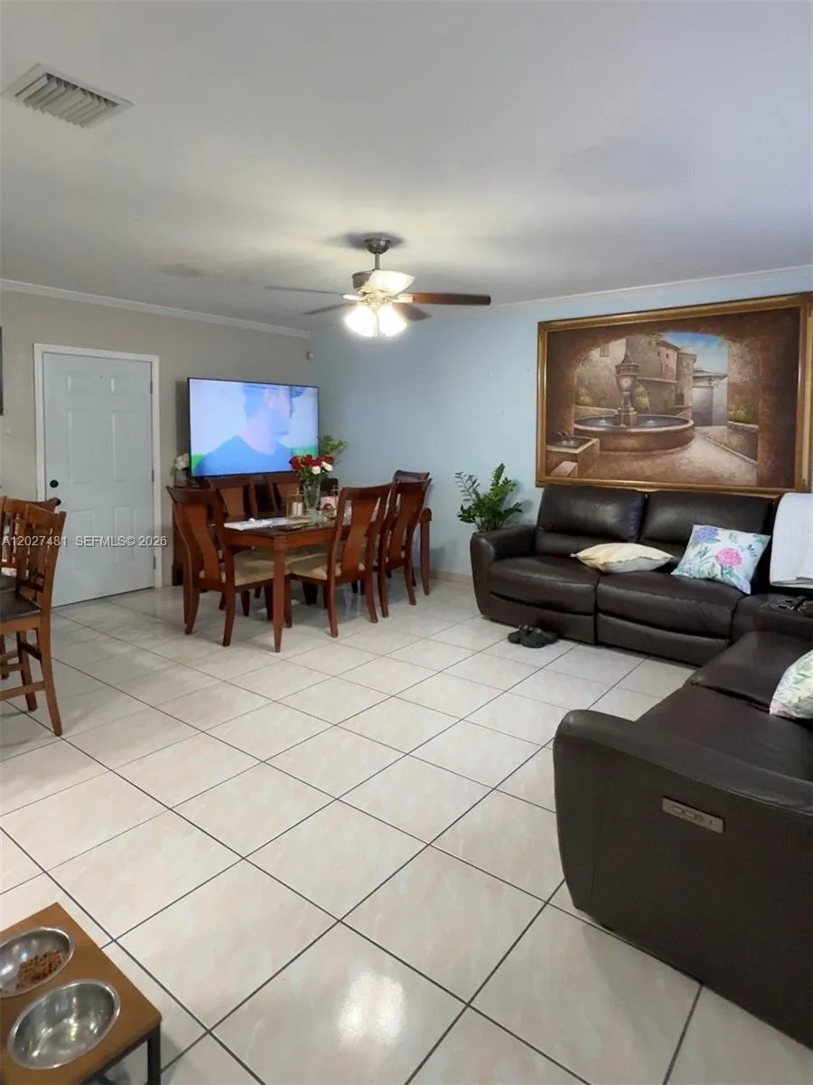1300 NE 203rd St, Miami FL 33179