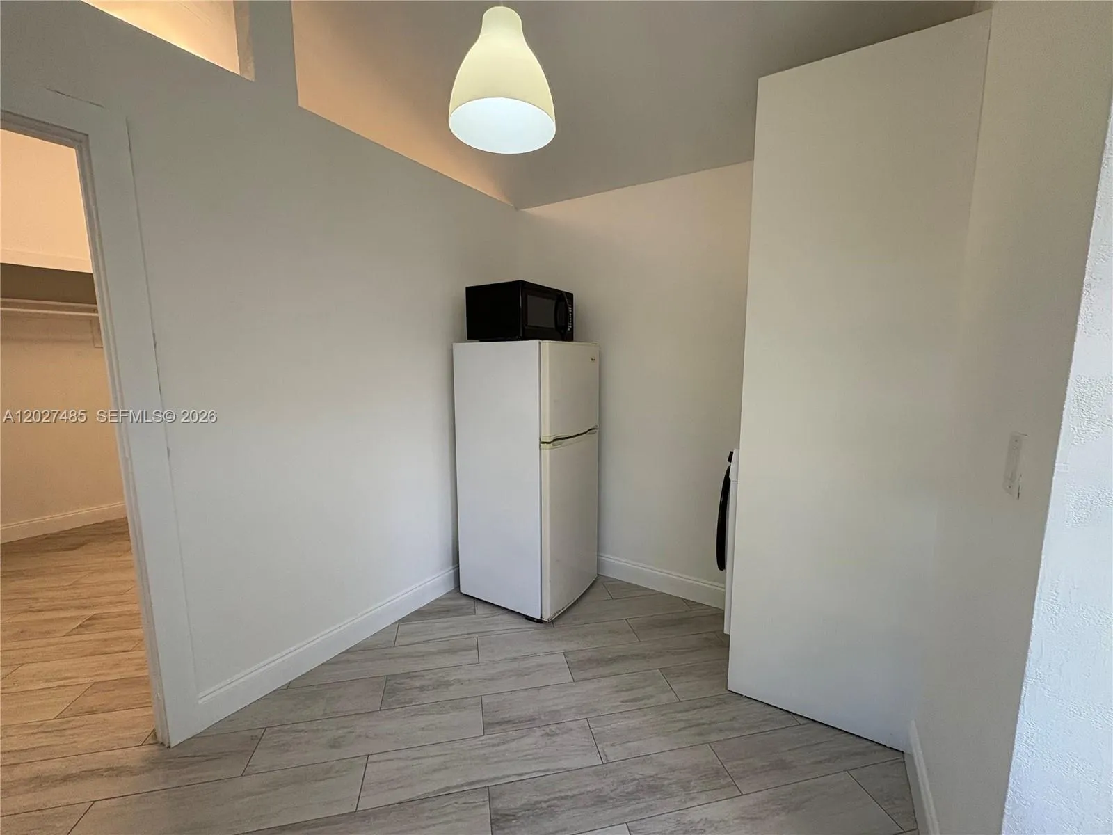 6753 SW 39th Ter Rear, Miami FL 33155