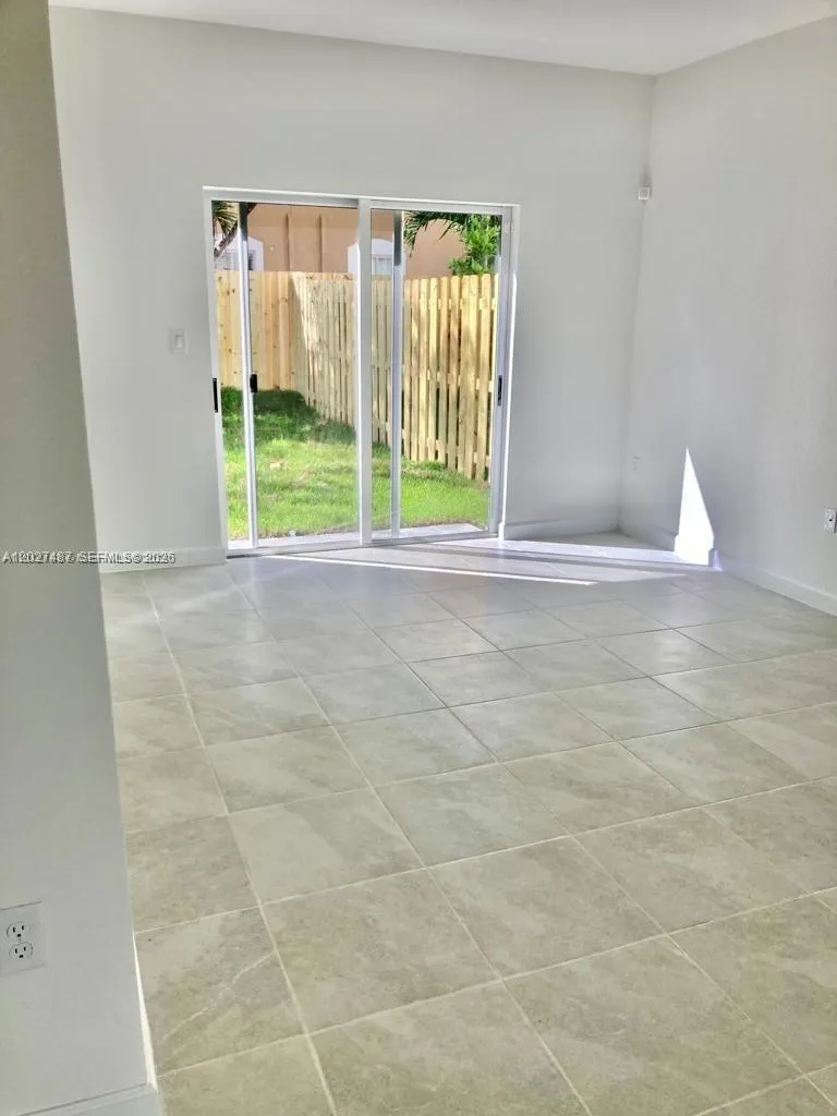 1070 SE 26th Ter, Homestead FL 33035