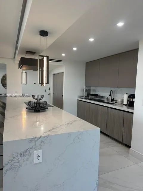 19707 Turnberry Way # 23J, Aventura FL 33180