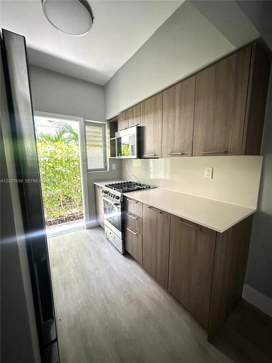 710 Meridian Ave # 4, Miami Beach FL 33139