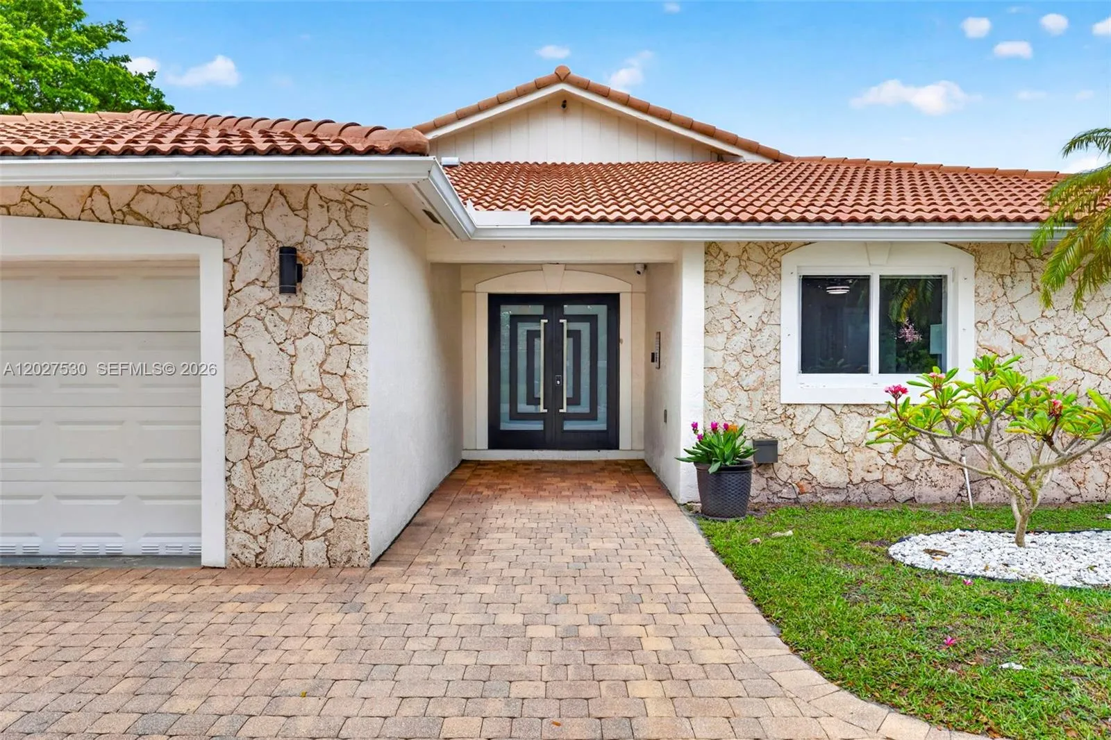 1860 NW 107th Ter, Coral Springs FL 33071