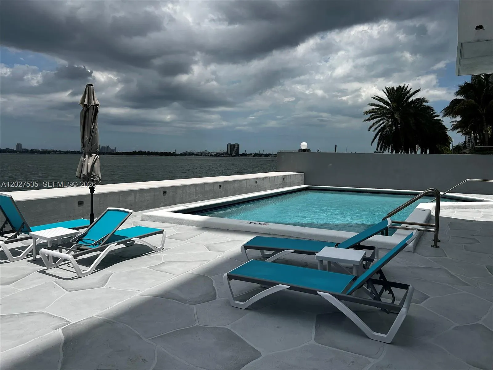 555 NE 30 # 902, Miami FL 33137