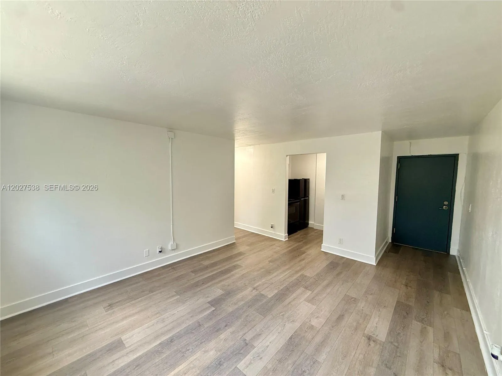 143 SW 9th St # 206, Miami FL 33130