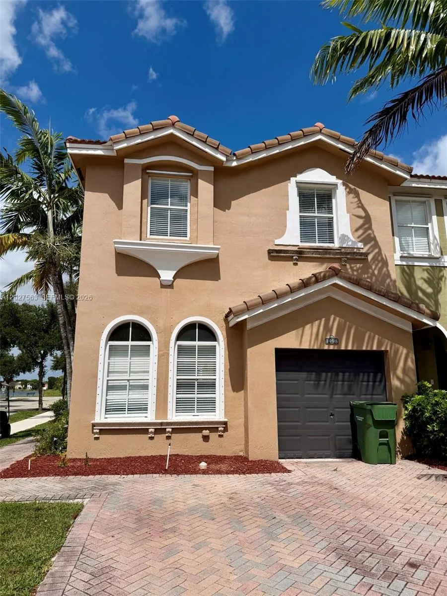1498 SE 25th Ave, Homestead FL 33035