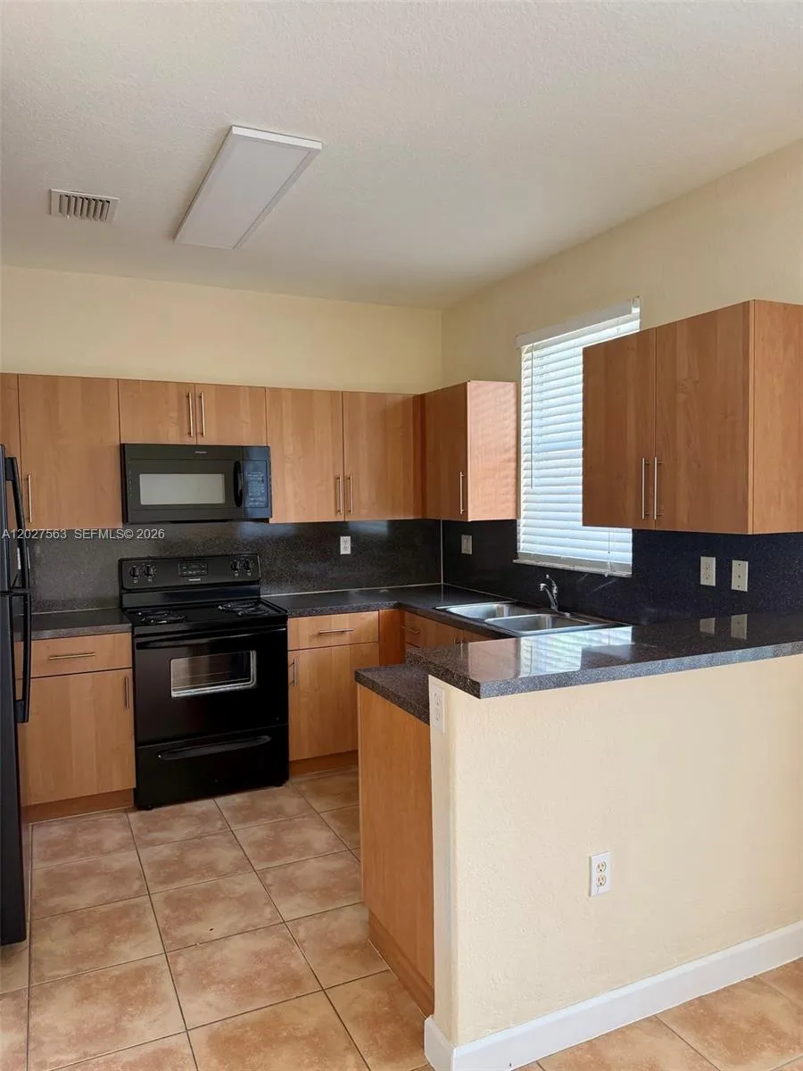 1498 SE 25th Ave, Homestead FL 33035