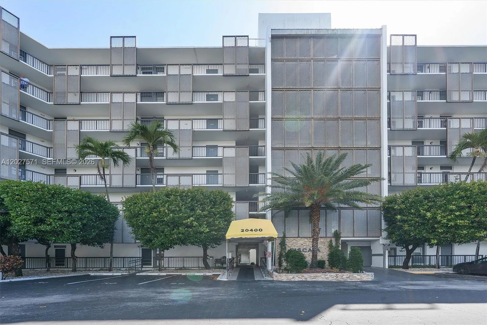 20400 W Country Club Dr # 214, Aventura FL 33180