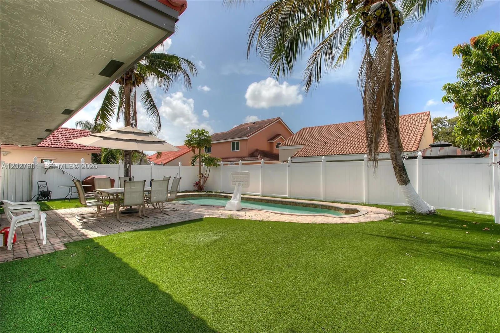 9521 NW 18th Mnr, Plantation FL 33322